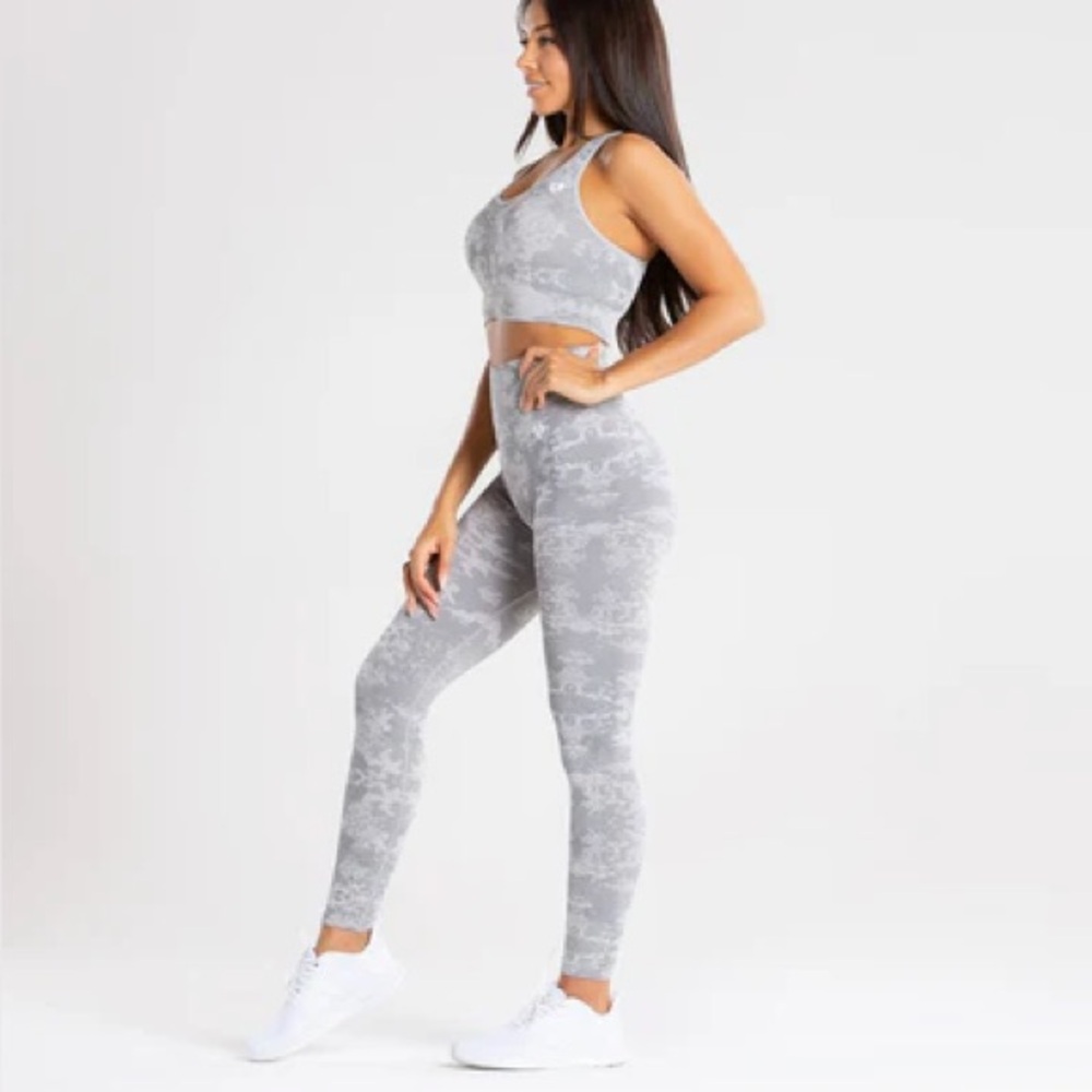 Women’s Best seamless leggings, gray camo